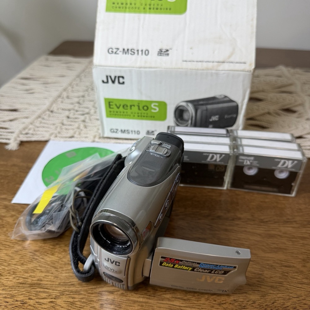 JVC Everio GZ-MS110 Camcorder Untested-For Parts Or Repair With Tapes